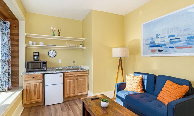Friday Harbor House | Downtown Friday Harbor! Adults Only (CCS#2)