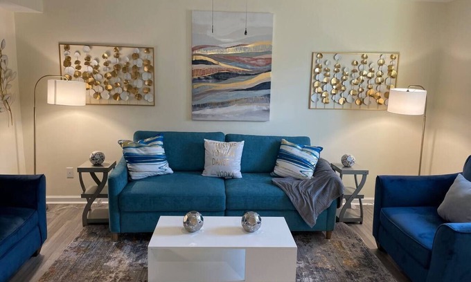Parker House | Downtown Greenville | WiFi| 3BR | 2.5 bath