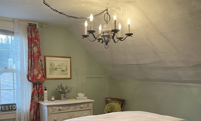 Weston Other | Downtown historic farmhouse in the quaint Village of Weston near ski resorts.