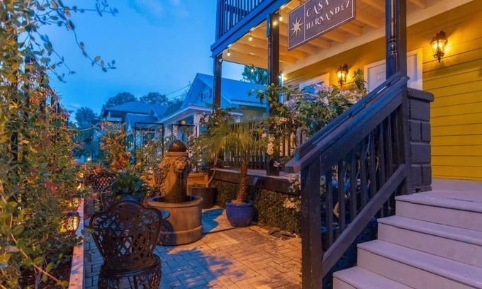 Downtown Historic District House | Downtown Historic Boutique Hotel-KING-LAJOYA Suite