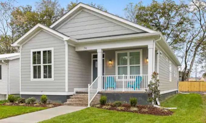 Chattanooga House | Downtown | Hot Tub | Pet Friendly