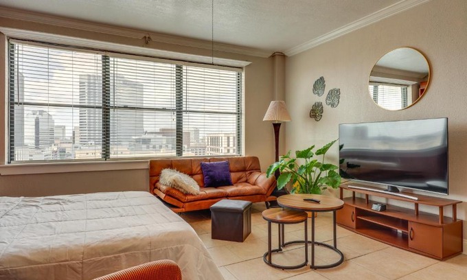 Downtown Jacksonville Apartment | Downtown Jacksonville Studio with City Views!