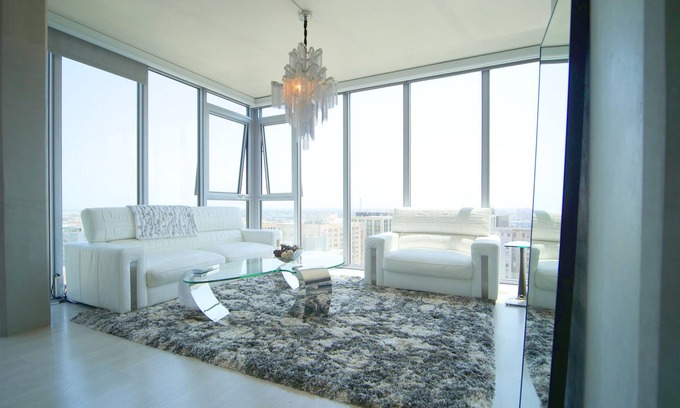 Downtown Apartment | Downtown LA Premier High Rise, Modern Vibe