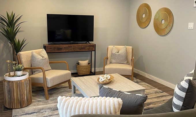 Guelph House | Downtown Living: Modern Renovated Townhome Escape