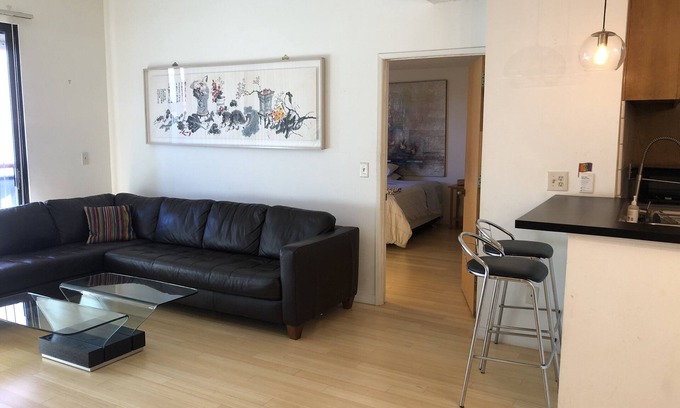 Little Tokyo Condo | Downtown Los Angeles Arts District with Free Parking