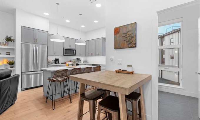 Fairpark Apartment | Downtown Lux Townhouse 3BD/3.5BA