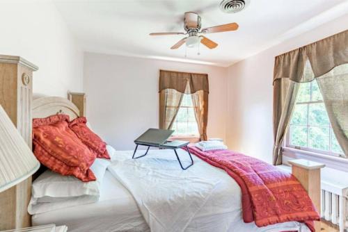 Lynchburg House | Downtown Lynchburg Getaway with Parking Convenience and Minutes to Downtown