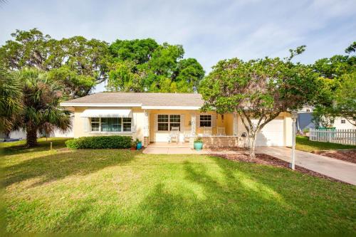 Mount Dora House | Downtown Mount Dora Cottage Walk to Everything!