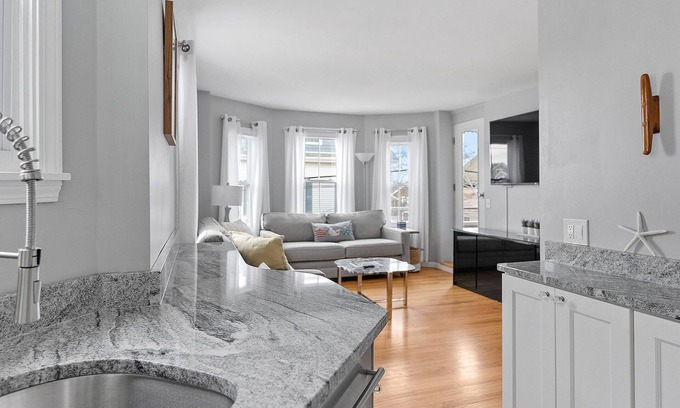 Yachting Village Condo | Downtown Newport Luxury on Thames, 2BR, Sleeps 6 - Walk to Everything