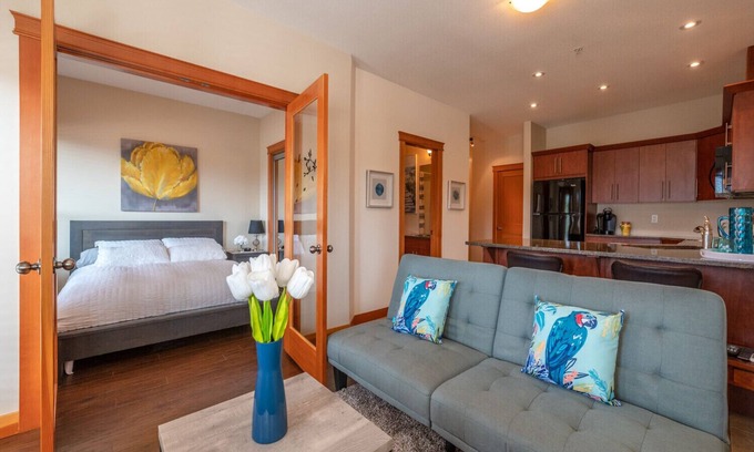 Okanagan-Similkameen Condo | Downtown Oasis Retreat