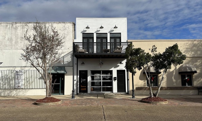 Pascagoula Condo | Downtown Pascagoula Condo! Sleeps 4!