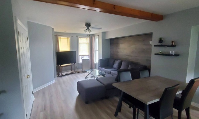 Prince Edward House | Downtown Picton cozy 2 bedroom home with Sandbanks pass