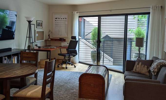 Old Town Chinatown Apartment | Downtown Portland condo with nearby parking spot