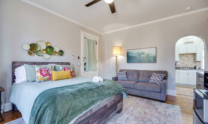 South Park Apartment | Downtown Private Studio w/Kitchenette-near UD