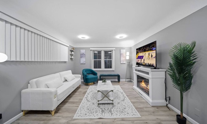 Rochester House | Downtown Rochester Blissful Condo Haven