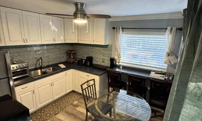 Gillespie Park House | Downtown Single Family Modern Bungalow Close To Beaches And Dining 2 Bedroom Home by RedAwning