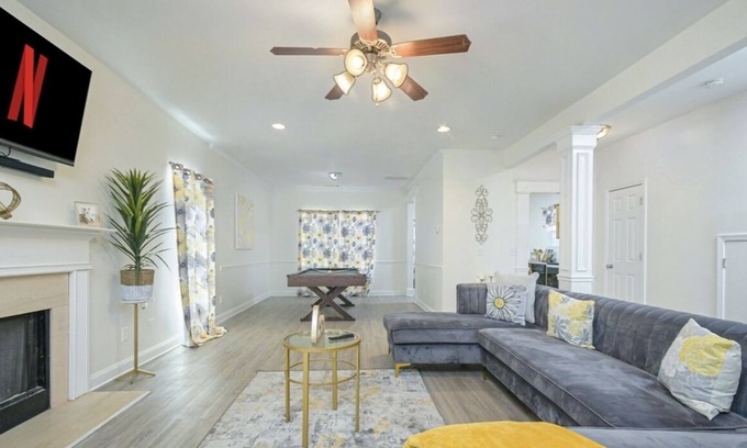 Peoplestown House | DOWNTOWN SPACIOUS 3 BEDROOM