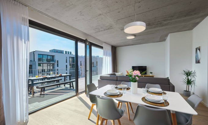 Smichov Apartment | DownTown Suites Andel