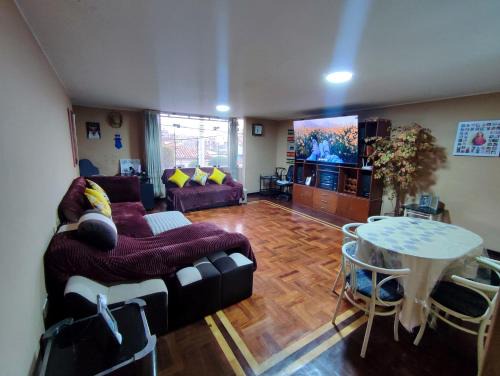 El Tambo Apartment | Dpto Amplio, TV75in, Cochera, Céntrico y BBQ