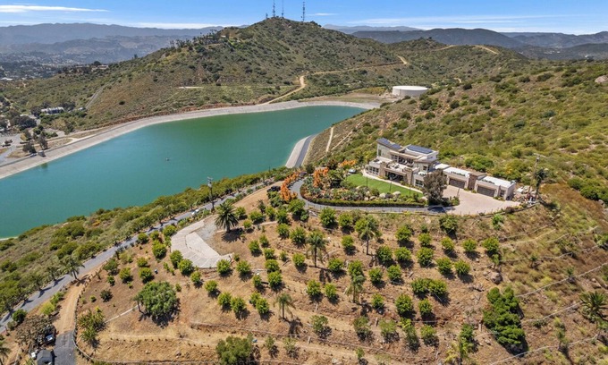 Fallbrook Villa | Dragon Point Villa, Fallbrook, San Diego, CA. 15 minutes to Temecula