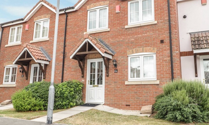 Bridgwater House | DRAGONFLY, family friendly, country holiday cottage in Bridgwater