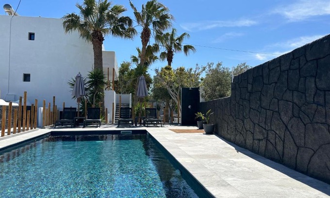 Kamari Apartment | Dragonfly Villas