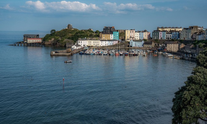 Tenby Apartment | Dragons Den - 2 Bedroom Apartment - Tenby
