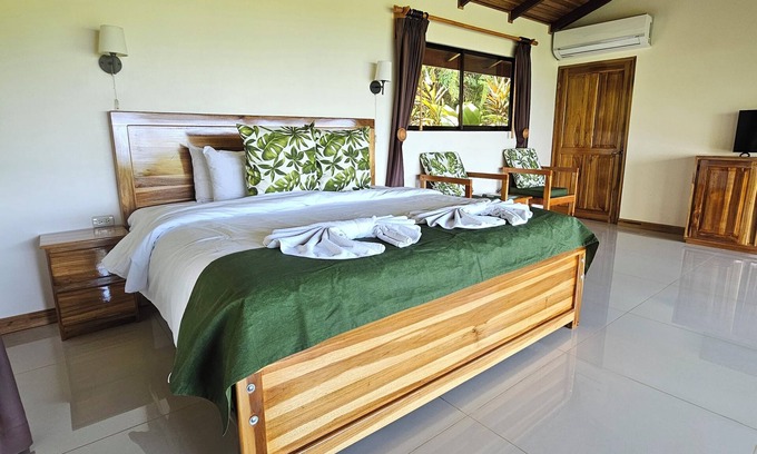 Drake Bay Hotel | Drake Bay Greenleaf