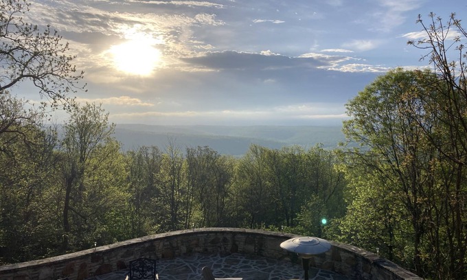 Mountain View House | Dramatic views - out of town, but close enough!