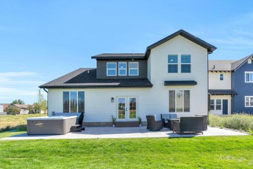 Garden City House | Dream Bear Lake Getaway w/Hot Tub & Yard
