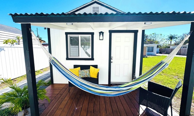 Azalea Park Apartment | Dream Cabin Orlando
