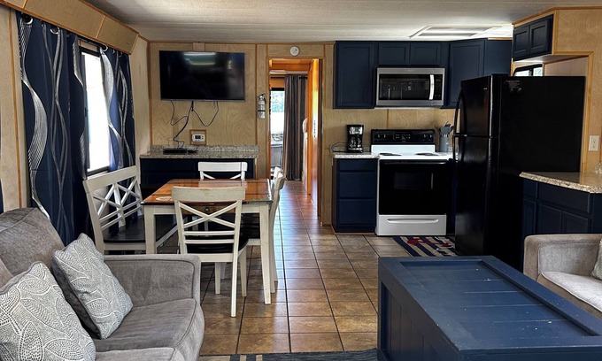 Byrdstown Boat Rental | Dream Cruzin, a 4 bedroom on Dale Hollow Lake