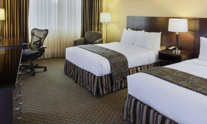 Buford Highway House | Dream Getaway! Close to Attractions - Georgia Aquarium & Zoo Atlanta!