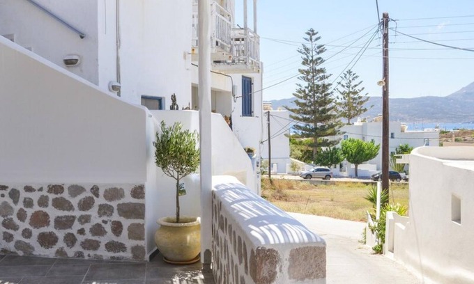 Adamas House | Dream on Adamas Milos