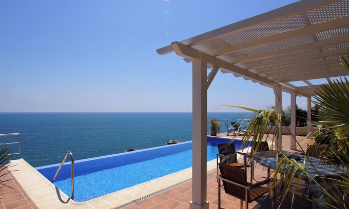 Manilva Villa | Dream villa: comfort and privacy guaranteed!