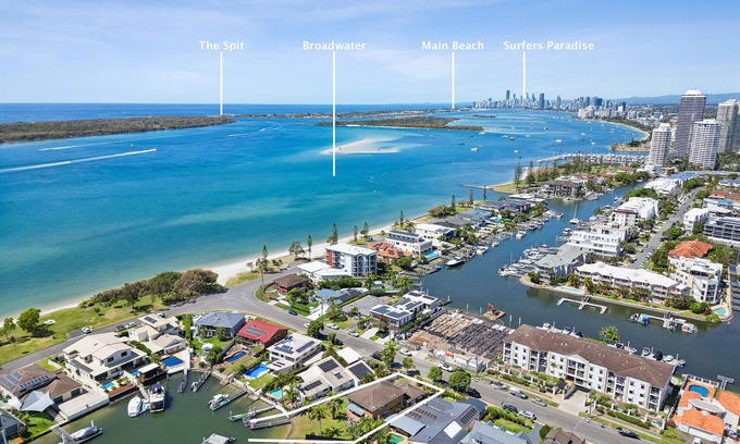 Runaway Bay House | Dream Waterfront Retreat in Runaway Bay