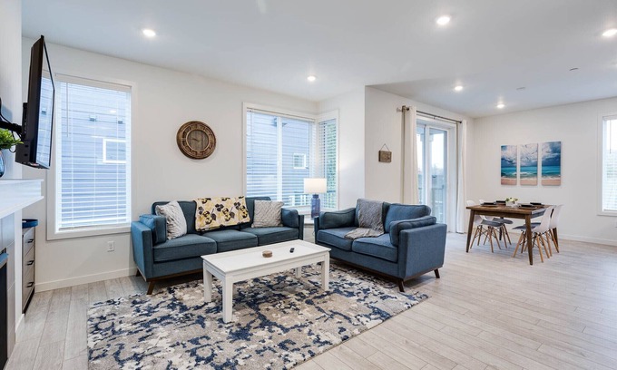Kenton Condo | Dreamer #9–Just Steps from the Max