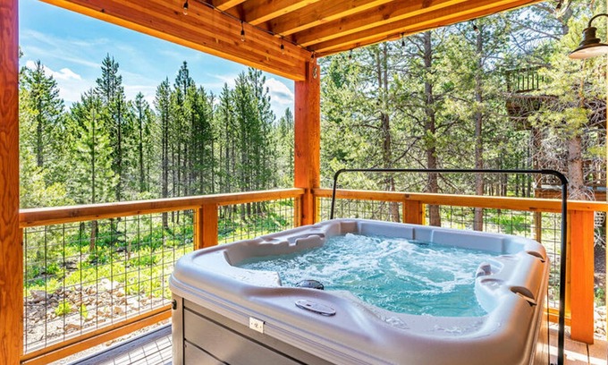 Truckee House | Dreams and Streams by Tahoe Mountain Properties