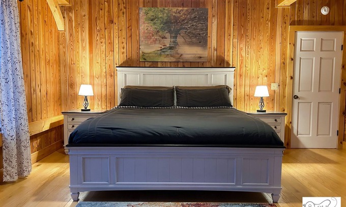 Maryland Cabin | Dreams Park/All Star- Sunset Lodge at Old World Village