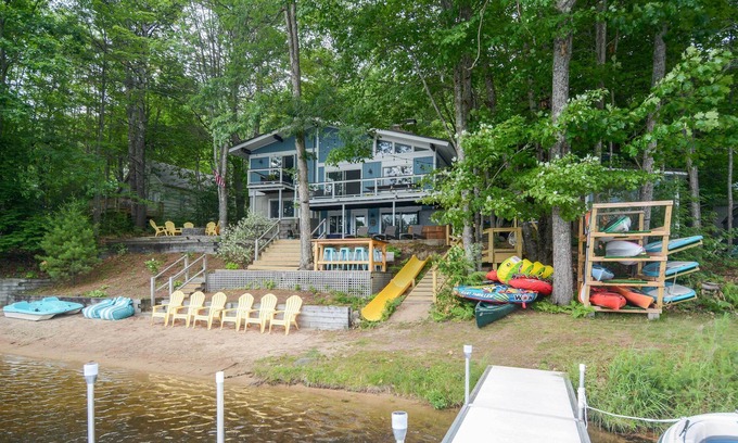 East Wakefield House | Dreamy Belleau Lake Getaway with Beach & Hot Tub!