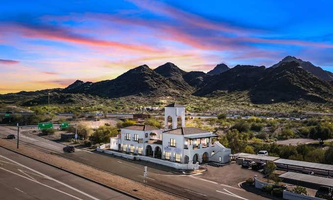 Camelback East House | Dreamy Desert Paradise 3BR Stunning Mountain Views