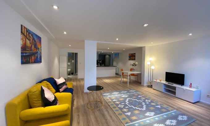 Holweide Apartment | Dreamy Luxury basement in Cologne