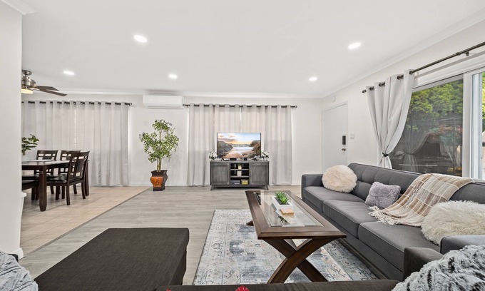 Alhambra House | Dreamy & Relaxing Gem 12mins to DT LA