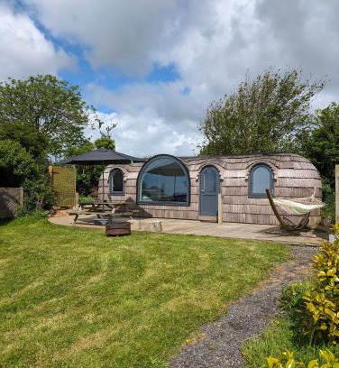 Widegates House | Dreckly cabin - Lydcott Glamping with Cornish sea views