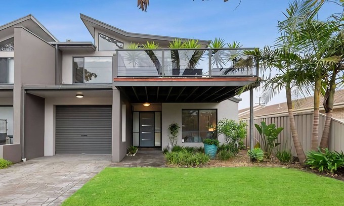Broulee House | Drift at Broulee - Walk to the beach