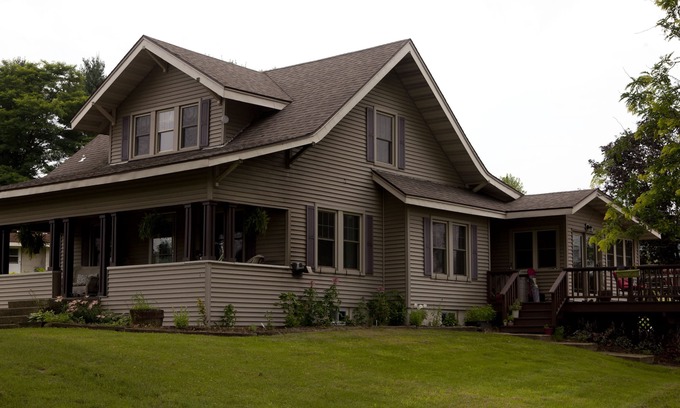 Sextonville Apartment | Driftless Area Farmhouse Guest Suite