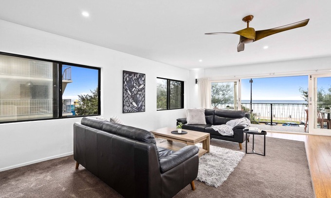 Surfers Paradise Apartment | Driftwood Apartments - Wow Stay