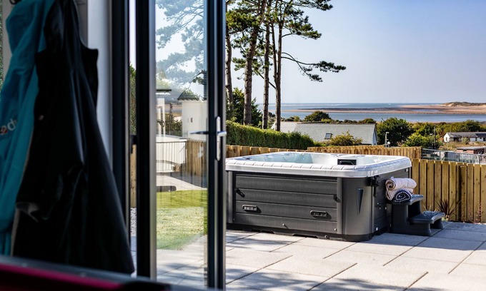 Instow House | Driftwood Barton Close