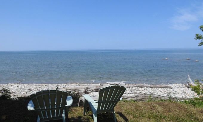 Southampton Cottage | Driftwood Cottage - Million Dollar Views, lots of outdoor space, pet friendly