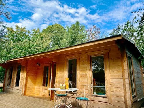 Lyminster Apartment | Driftwood Dreams Garden Cabin